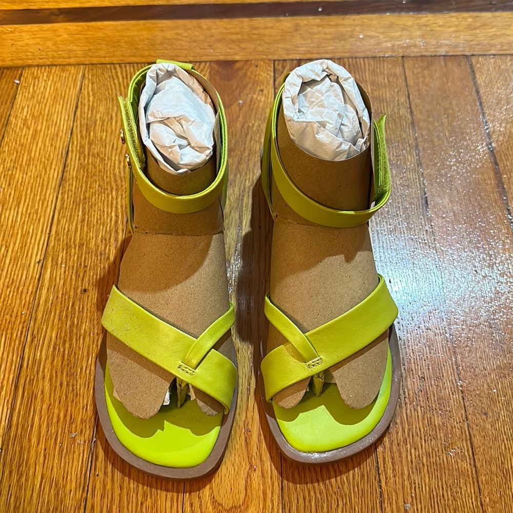 NWOT Franco Sarto sandals